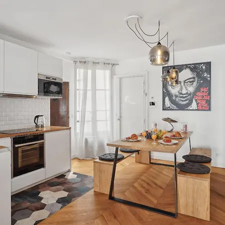 Louvre & Place Vendome - Cityapartmentstay *