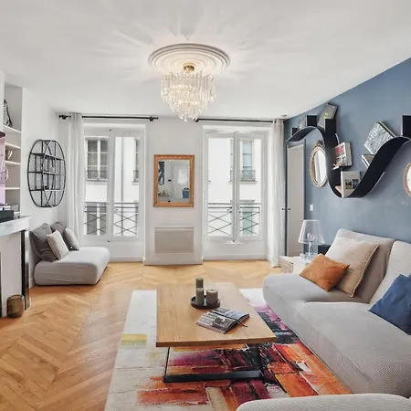 Louvre & Place Vendome - Cityapartmentstay Paris